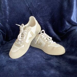 Veja V-10 B-Mesh White Natural Pierre W8